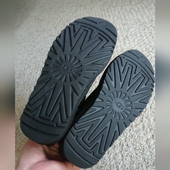 Black Ugg Classic II Short Boots size 6 - Picture 12 of 12